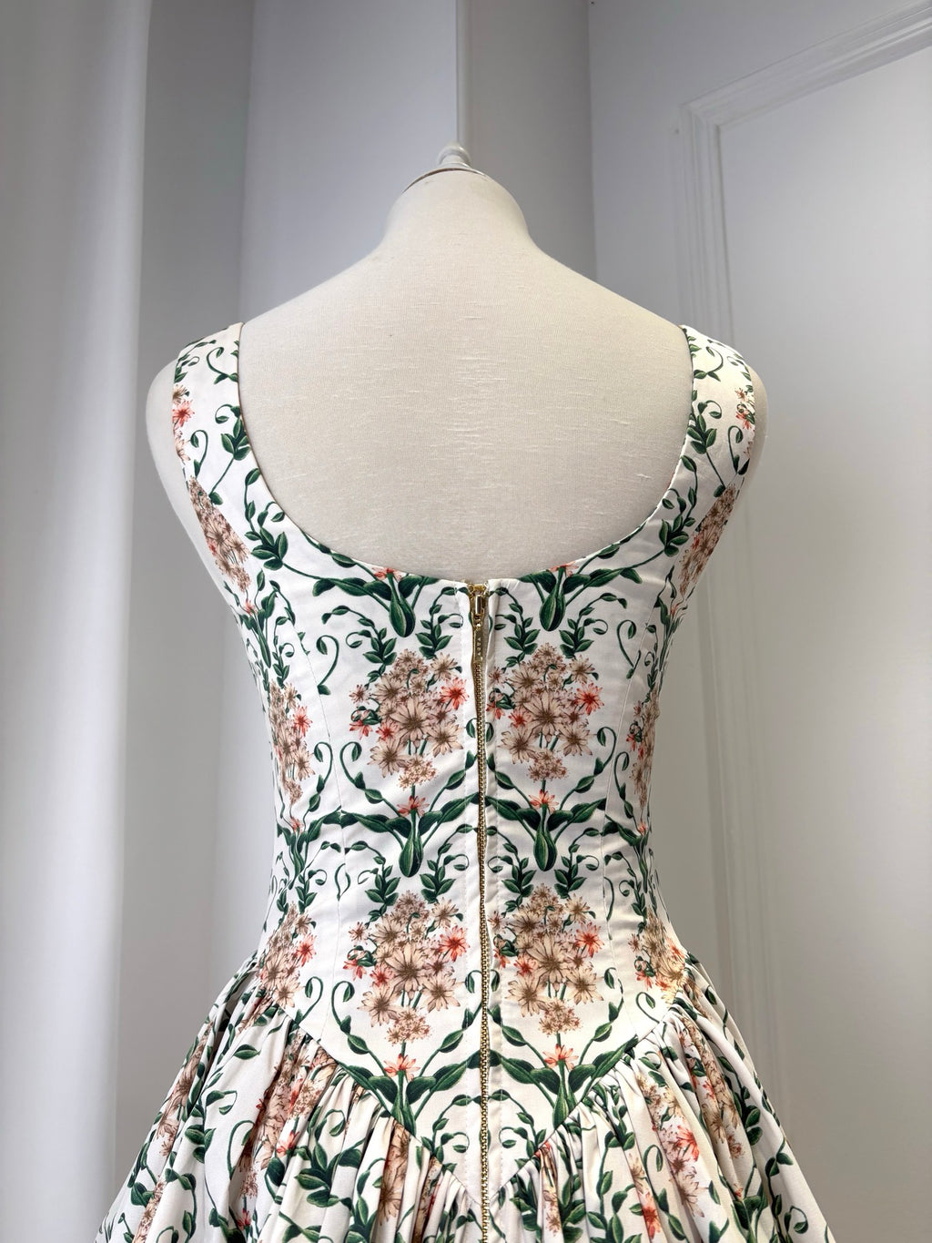 AGUA White Floral Print Elegant Slim Mini Dress