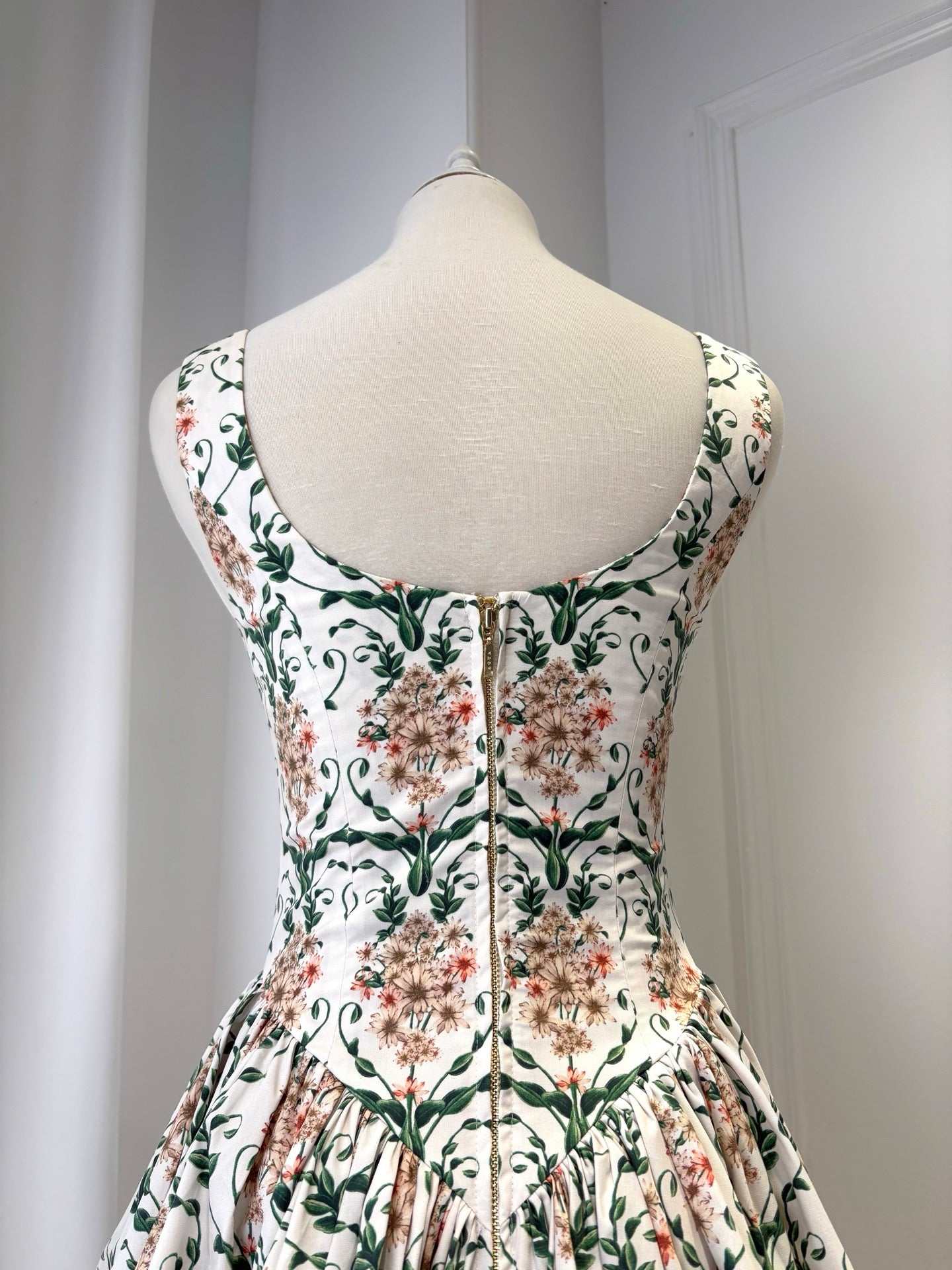 AGUA White Floral Print Elegant Slim Mini Dress