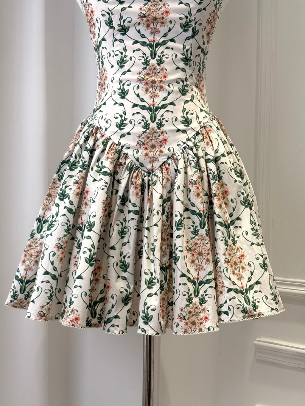 AGUA White Floral Print Elegant Slim Mini Dress