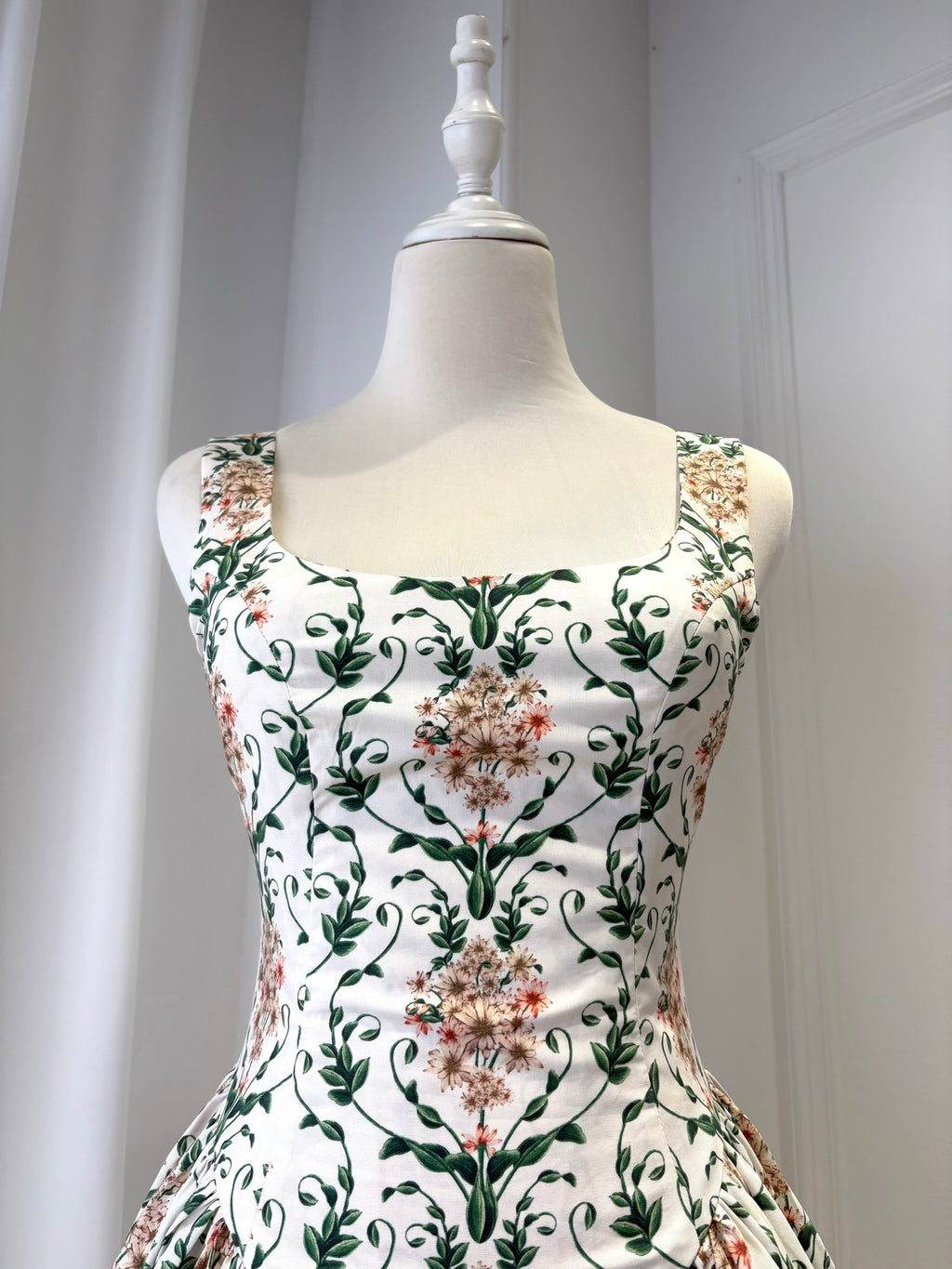 AGUA White Floral Print Elegant Slim Mini Dress